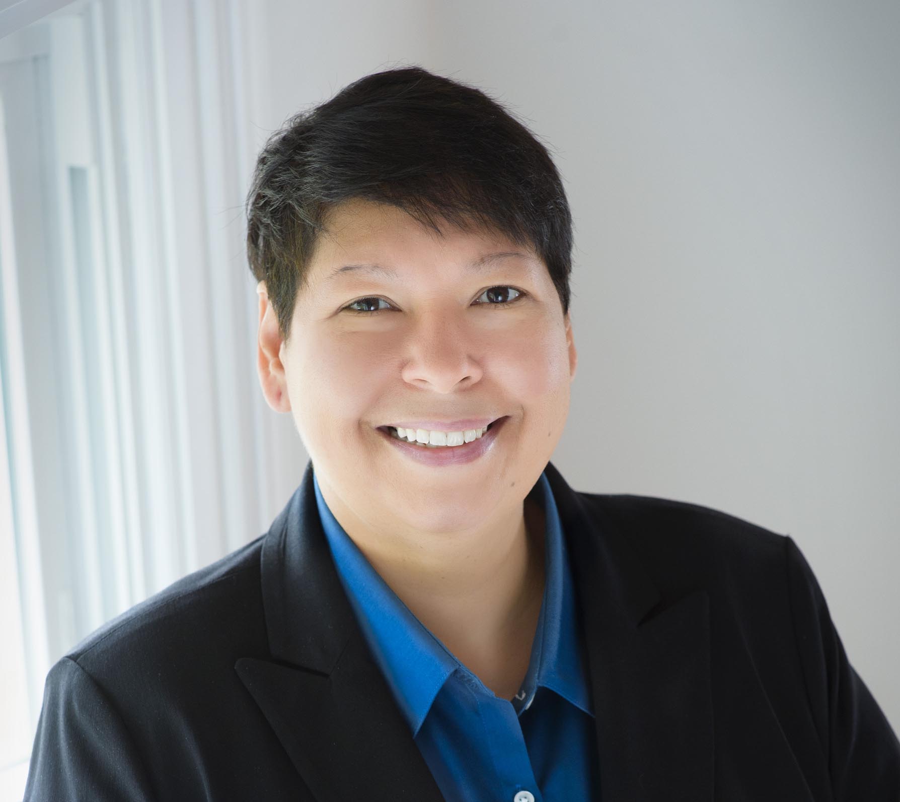 Dr. Christina Royal 